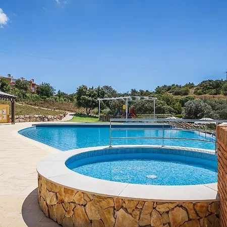 Vale Da Ribeira Residences Üdülőközpont 4*