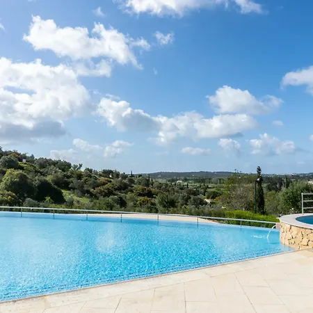 Vale Da Ribeira Residences 4*