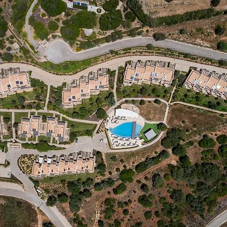 Vale Da Ribeira Residences 4*