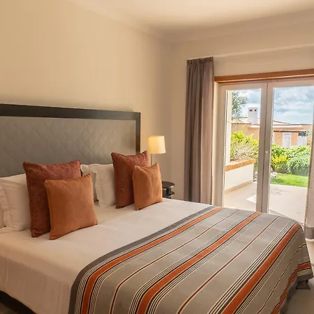 Vale Da Ribeira Residences 4*