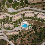 Vale Da Ribeira Residences 4*