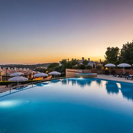 Vale Da Ribeira Residences 4*