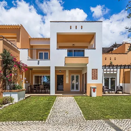 Vale Da Ribeira Residences 4*