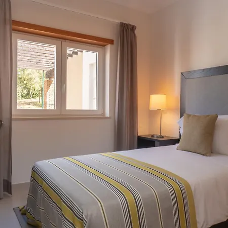Rezort Vale Da Ribeira Residences Saragocal